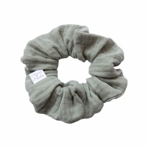 Chouchou cheveux gaze de coton vert sauge – Taille classique