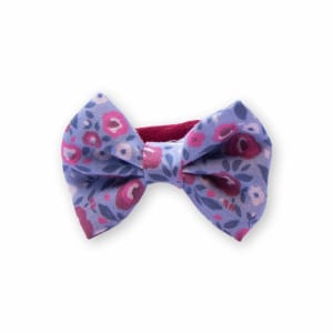 Élastique cheveux enfant avec nœud fleuri – Bleu et rose (lot ou à l’unité)